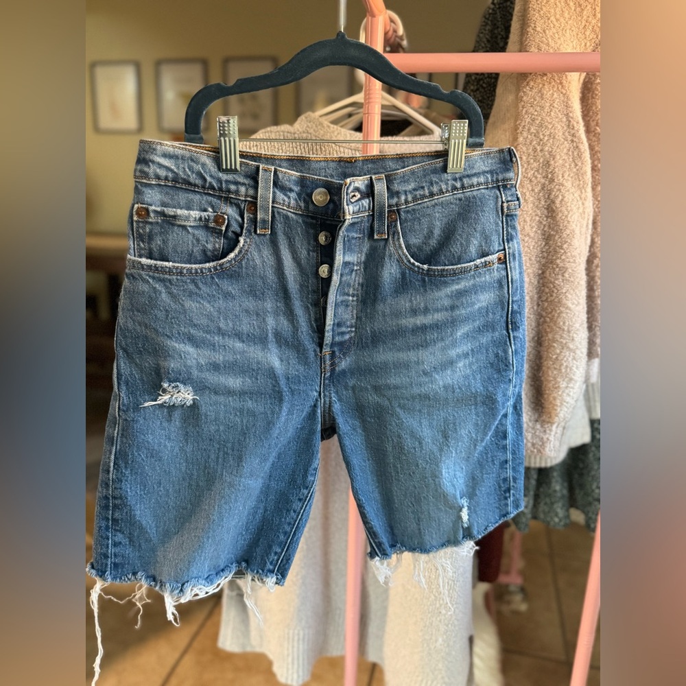 Levi's Button Close Shorts